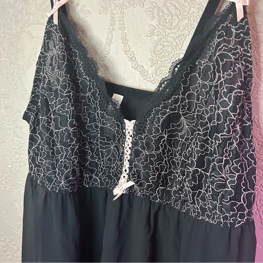 Black Lace Nightgown with White Accents Cacique Nightie no wire 18 20